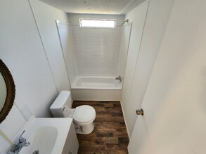 3109 Brockett Rd in Mims, FL - Foto de edificio - Building Photo