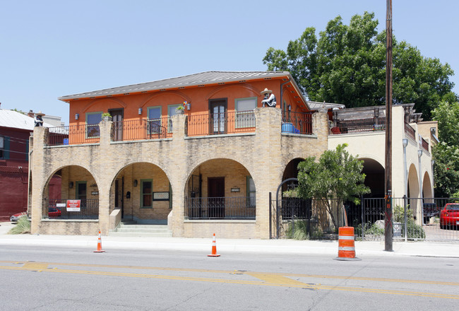 604 S St Marys St in San Antonio, TX - Building Photo - Building Photo