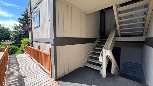 3425 Lakeshore Dr in Anchorage, AK - Building Photo - Building Photo