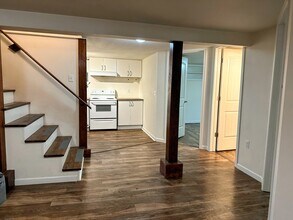 7411 N Vincent Ave, Unit Unit B in Portland, OR - Building Photo - Building Photo