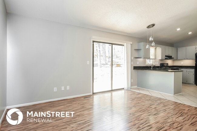 7809 Foxwood Dr in Raleigh, NC - Foto de edificio - Building Photo