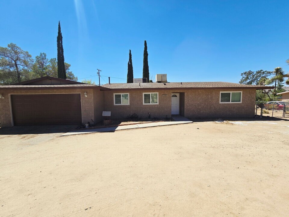 7058 Hanford Ave in Yucca Valley, CA - Building Photo