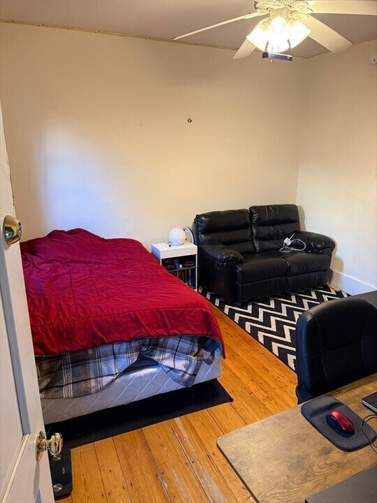 11 N Park St in Watertown, MA - Building Photo