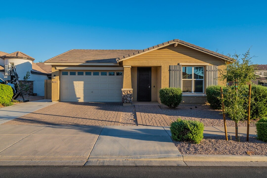 22331 E Via de Olivos in Queen Creek, AZ - Building Photo