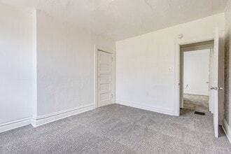 610 Ceres Wy in Pittsburgh, PA - Building Photo - Building Photo