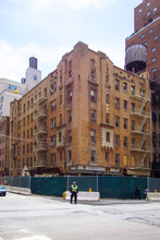 1065 3rd Ave in New York, NY - Foto de edificio - Building Photo