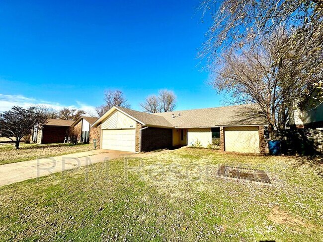 2813 Greenfield Dr in Edmond, OK - Building Photo - Building Photo