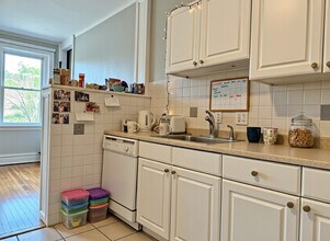 330 St Paul St in Brookline, MA - Building Photo - Building Photo