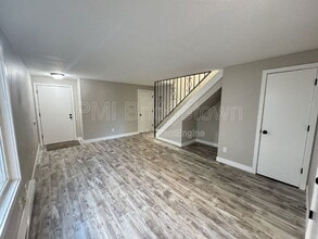 4090 N Attu St in Portland, OR - Building Photo - Building Photo