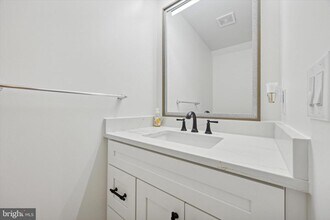 3001 Sedgeview Walk in Philadelphia, PA - Building Photo - Building Photo