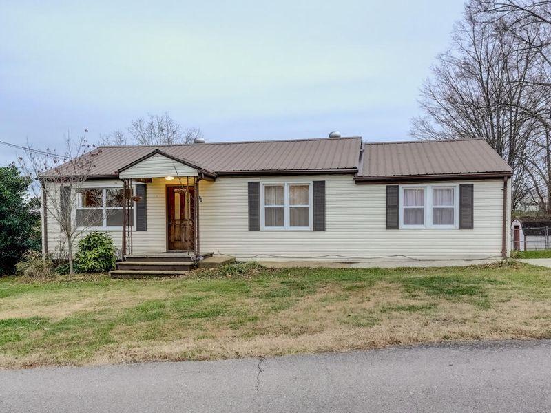 205 Linda St in Greeneville, TN - Building Photo