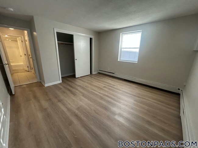 66 Mill St in Woburn, MA - Building Photo - Building Photo