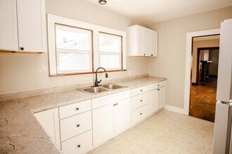 1452 Rollins Rd in Toledo, OH - Building Photo - Building Photo