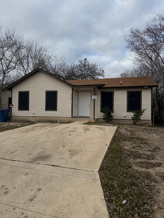 3439 Gateway Dr in San Antonio, TX - Foto de edificio