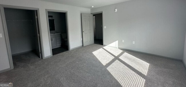 property at 3304 Fairington Village Dr