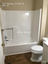 923 Iredell St in Durham, NC - Building Photo - Building Photo