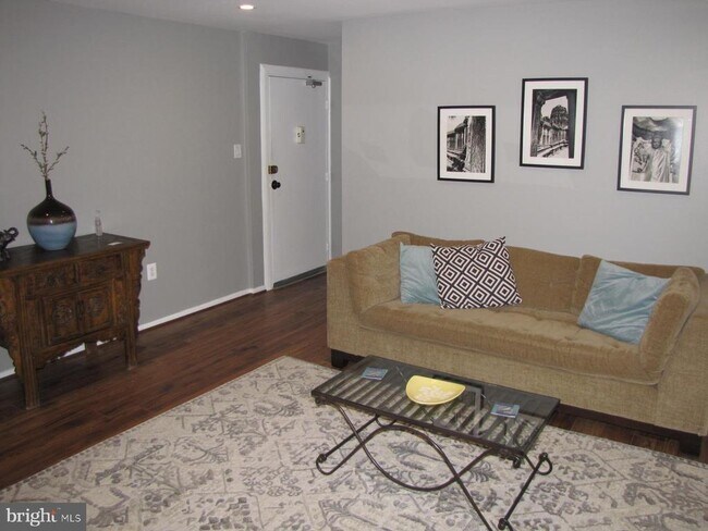 210 Park Terrace Ct SE-Unit -61 in Vienna, VA - Building Photo - Building Photo