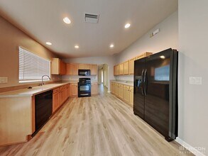 1132 Hill Flower Dr in Brooksville, FL - Building Photo - Building Photo