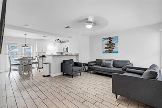 6660 Custer St in Hollywood, FL - Building Photo - Building Photo