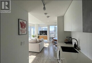 19 Western Battery Rd in Toronto, ON - Building Photo - Building Photo