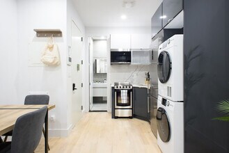 315 E 78th St in New York, NY - Building Photo - Building Photo