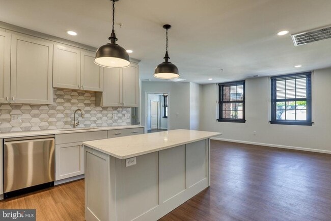 210 E Boscawen St-Unit -201 in Winchester, VA - Building Photo - Building Photo