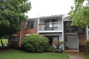 55 Crabapple Ln in Franklin Township, NJ - Building Photo