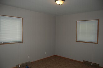 300 Melrose Ct in Iowa City, IA - Building Photo - Building Photo