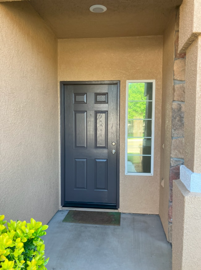 2913 Esta Ave in Modesto, CA - Building Photo - Building Photo