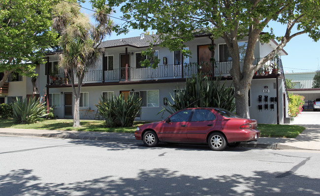 12 41st Ave in San Mateo, CA - Foto de edificio - Building Photo