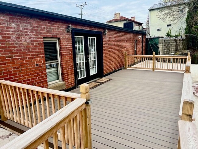 property at 1405 Main St