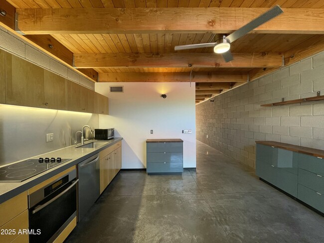 property at 727 E Portland St