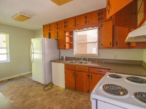 9877 Redcliff Rd in Birmingham, AL - Building Photo - Building Photo