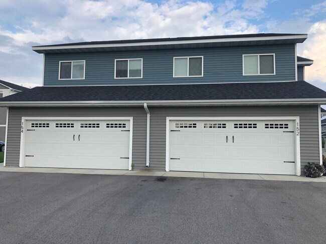 129 Linda Path in Eagle Lake, MN - Foto de edificio - Building Photo