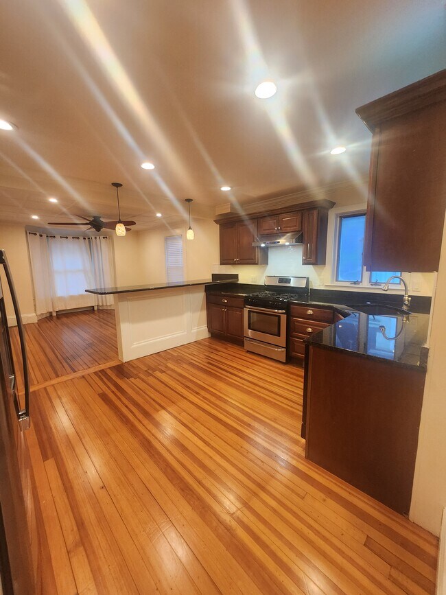 402 Court St, Unit 1