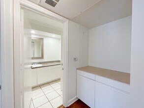 La Casa Bonita in Los Angeles, CA - Building Photo - Building Photo