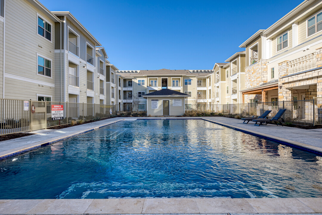 Legacy Senior on University in Round Rock, TX - Foto de edificio