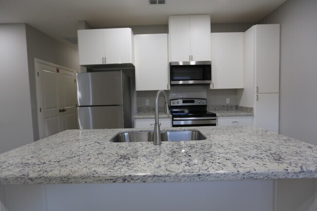 1402 W Heritage Dr in Pharr, TX - Building Photo - Building Photo