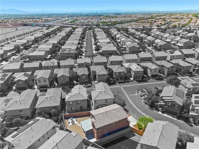 9304 Golden Lad Ave in Las Vegas, NV - Foto de edificio - Building Photo