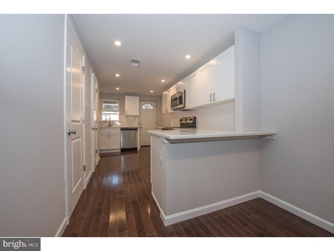 437 Greenwich St in Philadelphia, PA - Building Photo - Building Photo