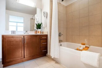 550 W Kinzie St in Chicago, IL - Building Photo - Building Photo