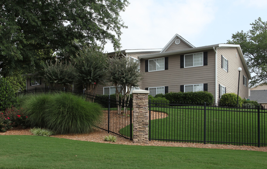 Carlyle Woods in Brookhaven, GA - Building Photo