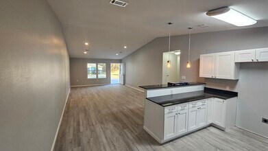 216 White Eagle Trl, Unit A in Lake Hamilton, AR - Building Photo - Building Photo