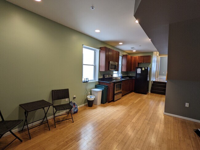 1319 N 15th St, Unit 2 photo'