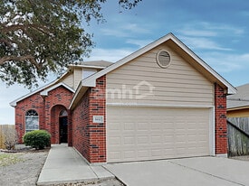 8610 Still Moon in San Antonio, TX - Building Photo