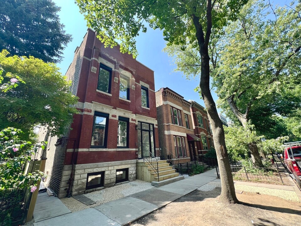822 N Winchester Ave in Chicago, IL - Building Photo