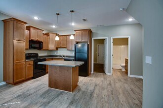 2202 Cedarbrook Ct in Tallahassee, FL - Building Photo - Building Photo