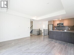 10 Brin Dr in Toronto, ON - Building Photo - Building Photo