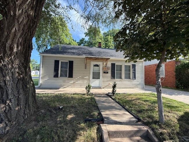 property at 1290 W King St