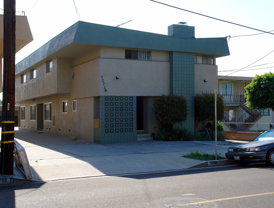 12718 Ramona Ave in Hawthorne, CA - Building Photo